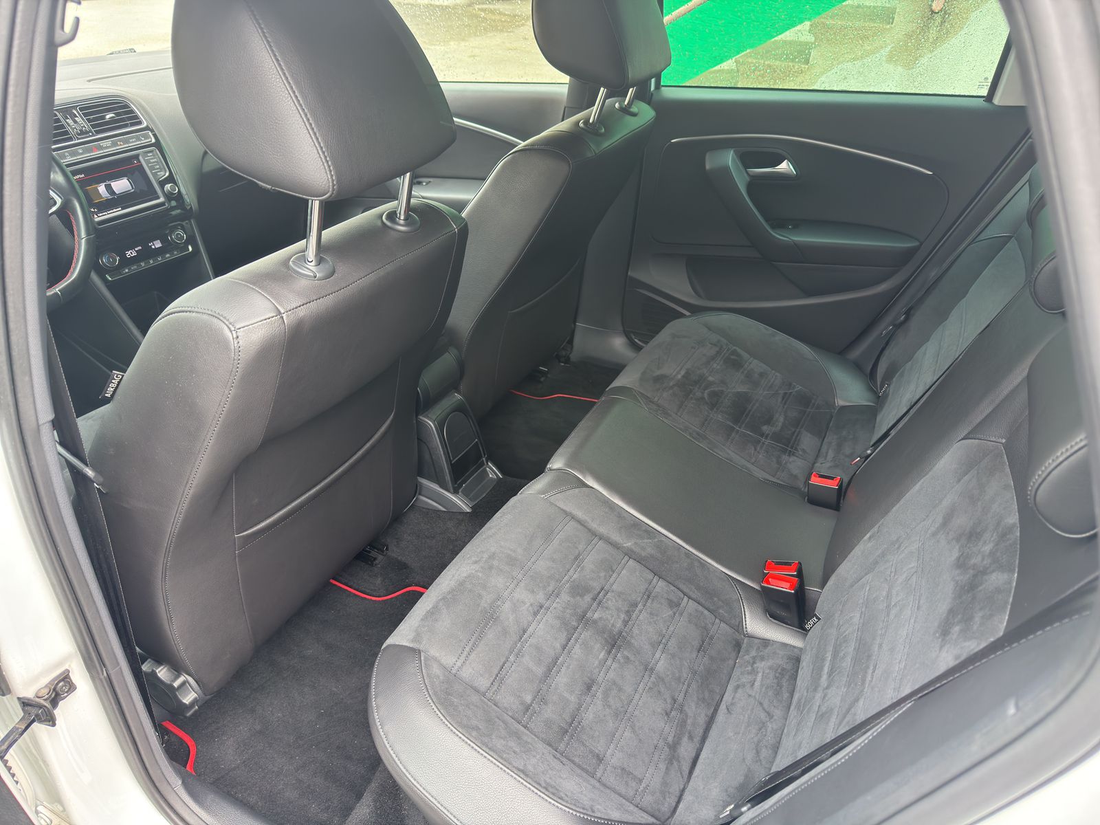 VW Polo 1.8 TSI GTI-image-7