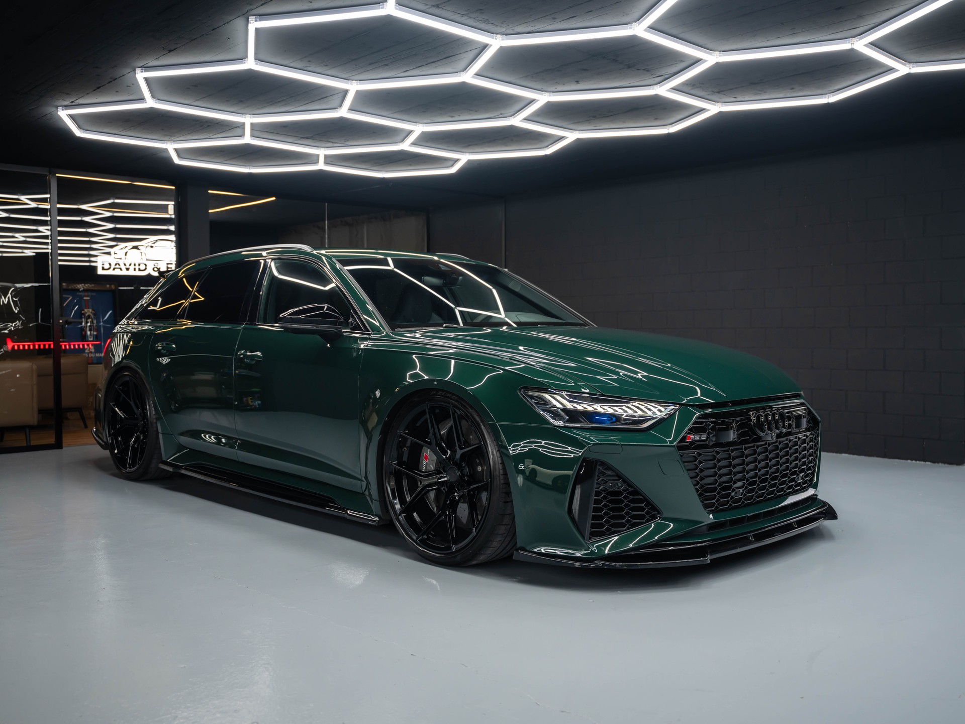 AUDI RS6-image-8