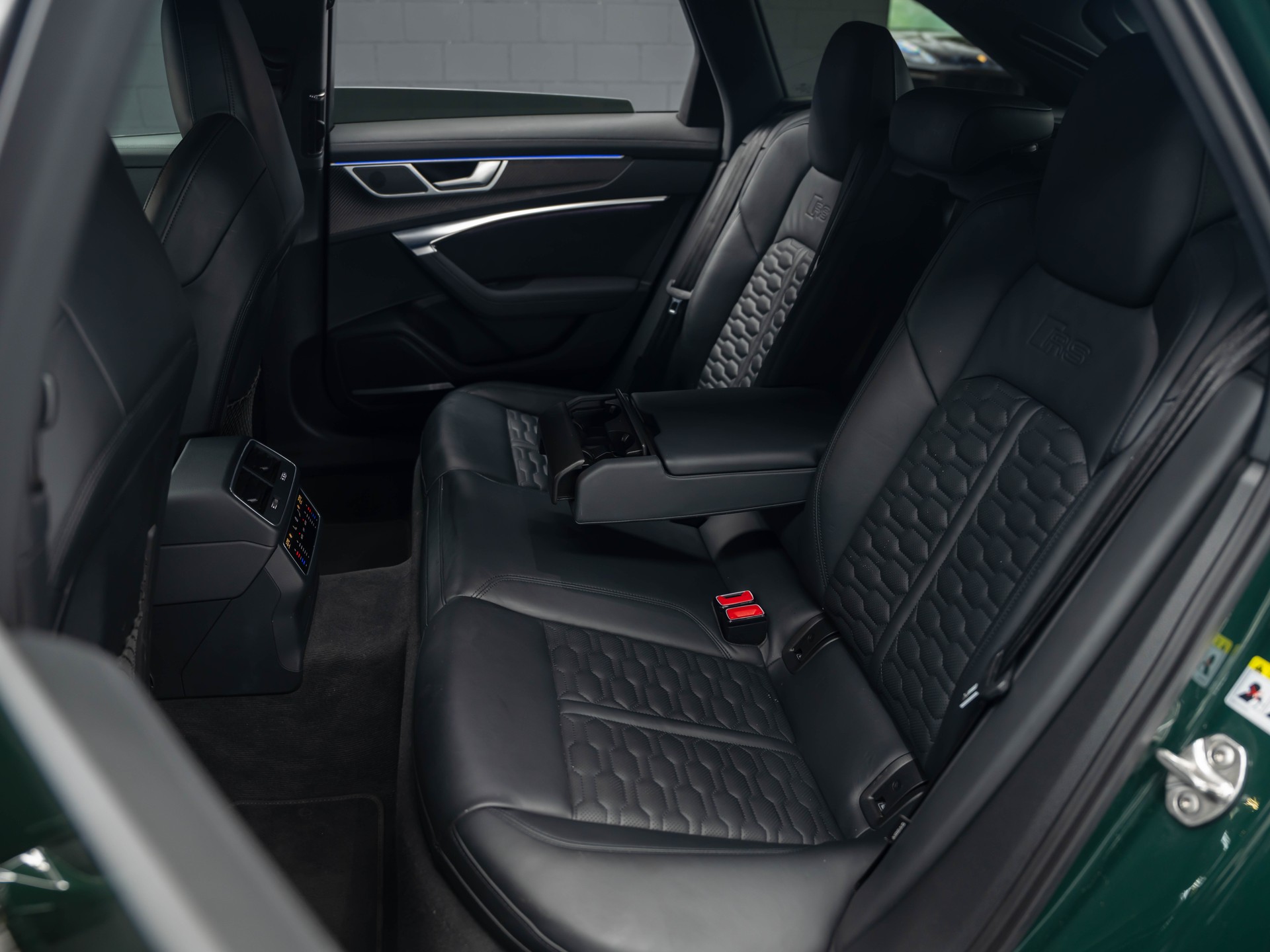 AUDI RS6-image-23