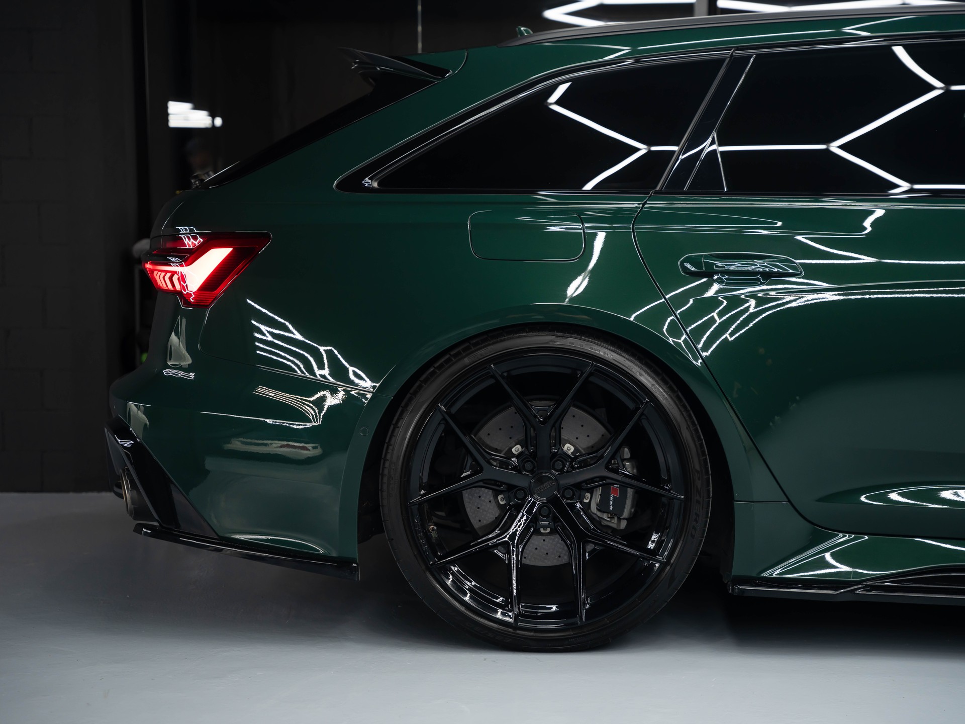 AUDI RS6-image-11