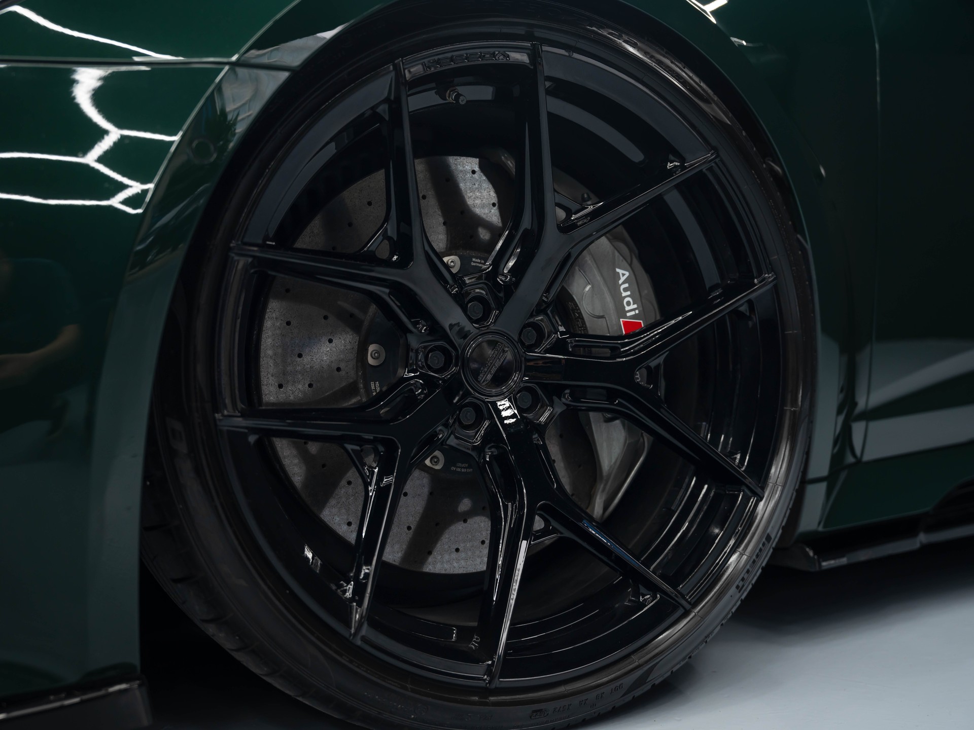 AUDI RS6-image-14