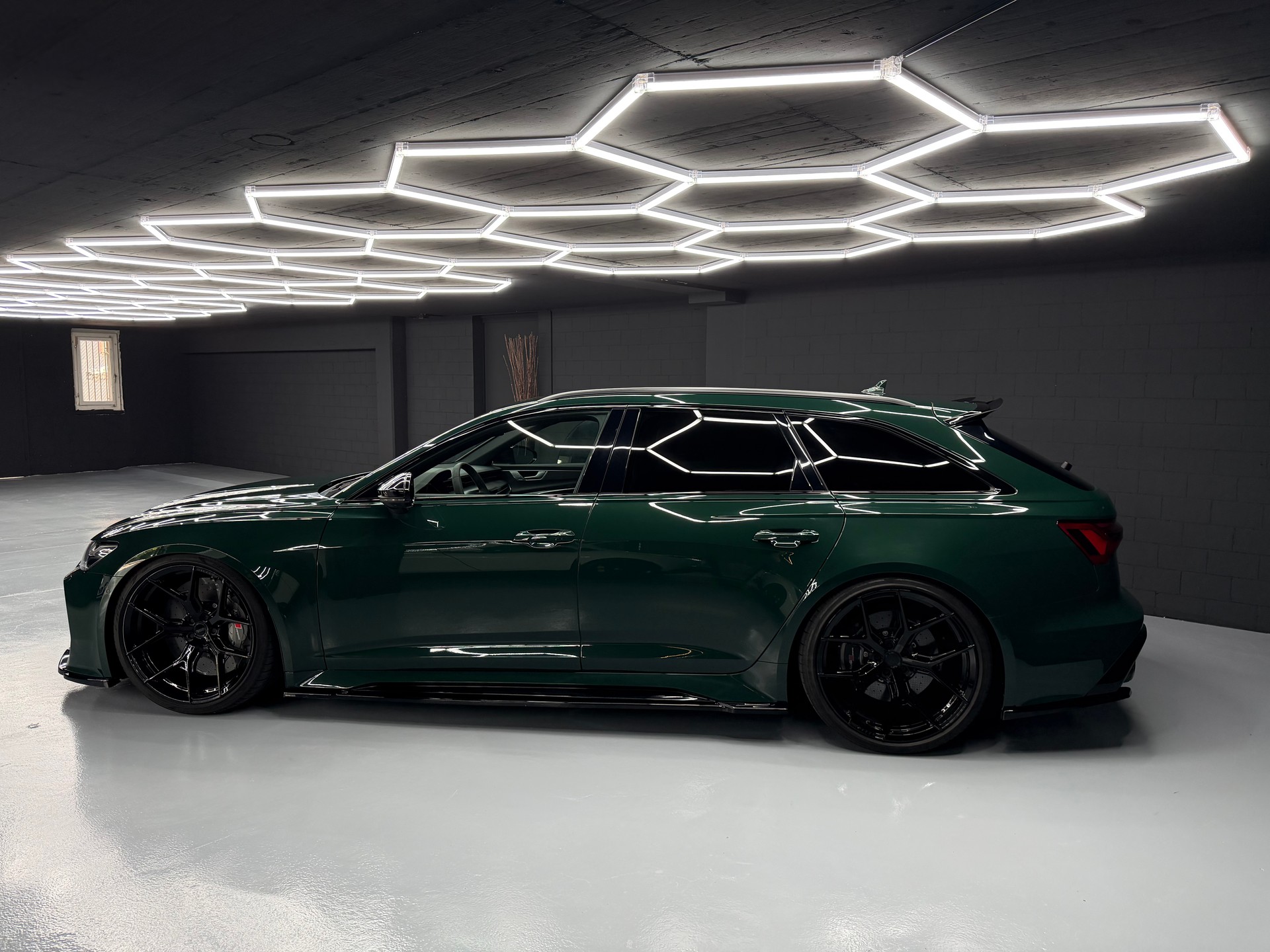 AUDI RS6-image-3
