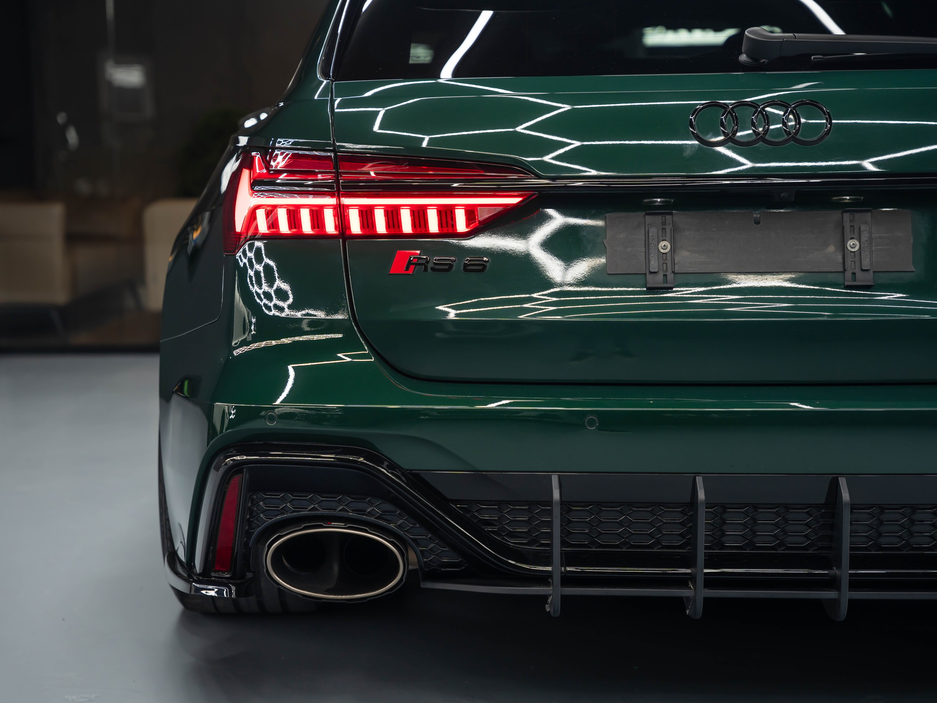 AUDI RS6-image-6