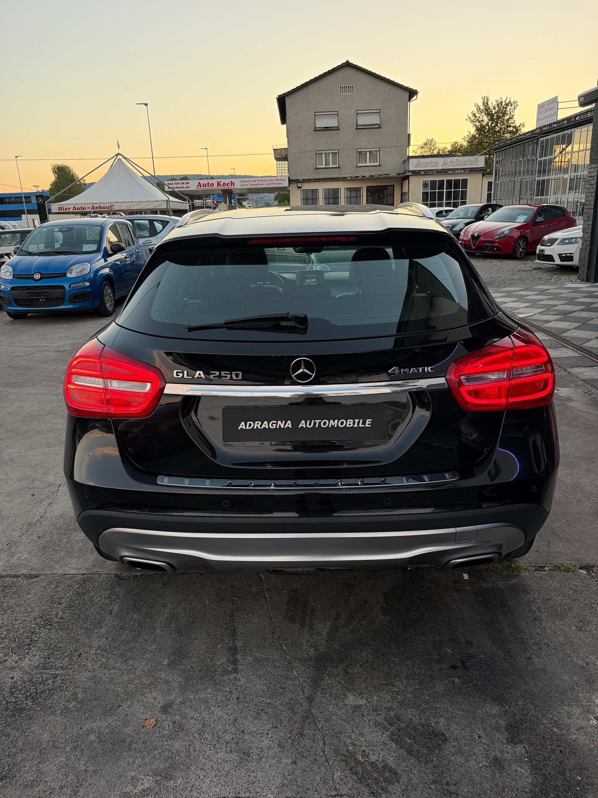 MERCEDES-BENZ GLA 250 Style 4Matic 7G-DCT-image-6