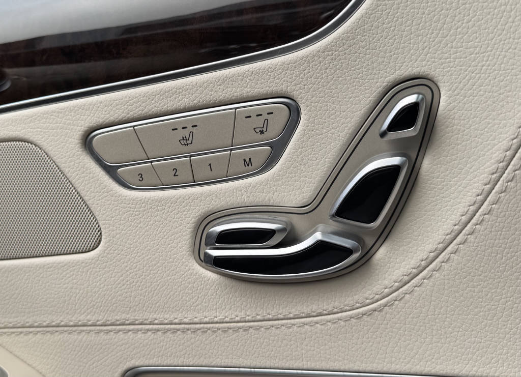 MERCEDES-BENZ S 500 Coupé 4Matic 7G-Tronic-image-8