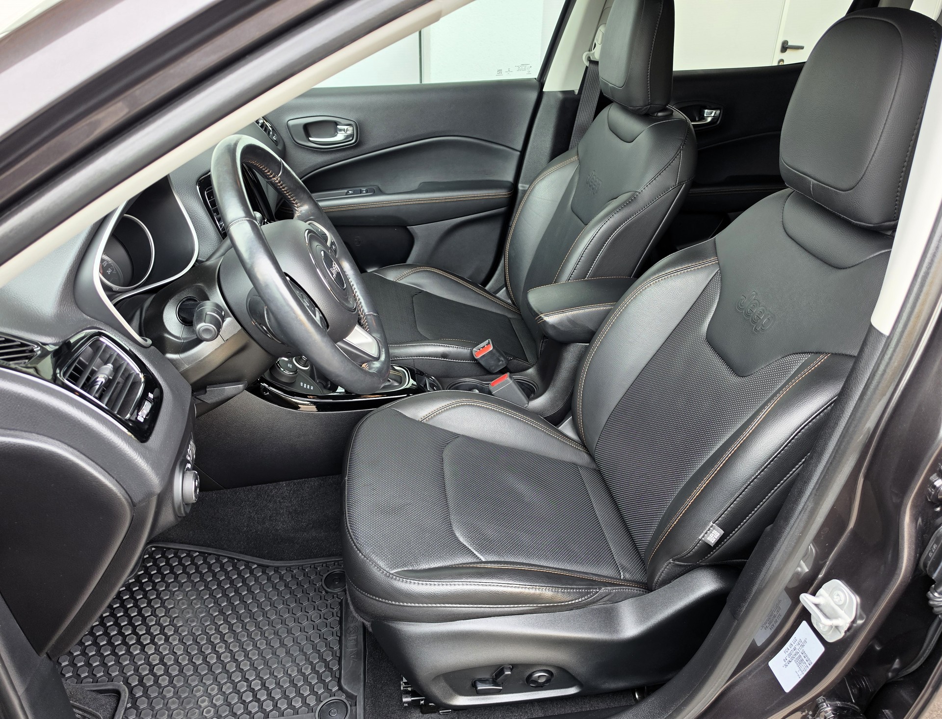 JEEP Compass 1.4 Turbo Limited AWD 9ATX-image-11