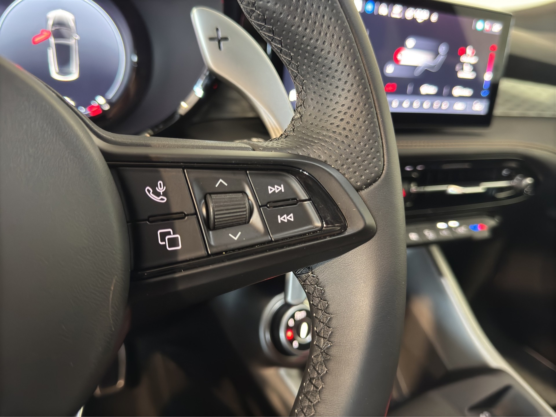 ALFA ROMEO Tonale 1.5 48V Hybrid Veloce-image-23