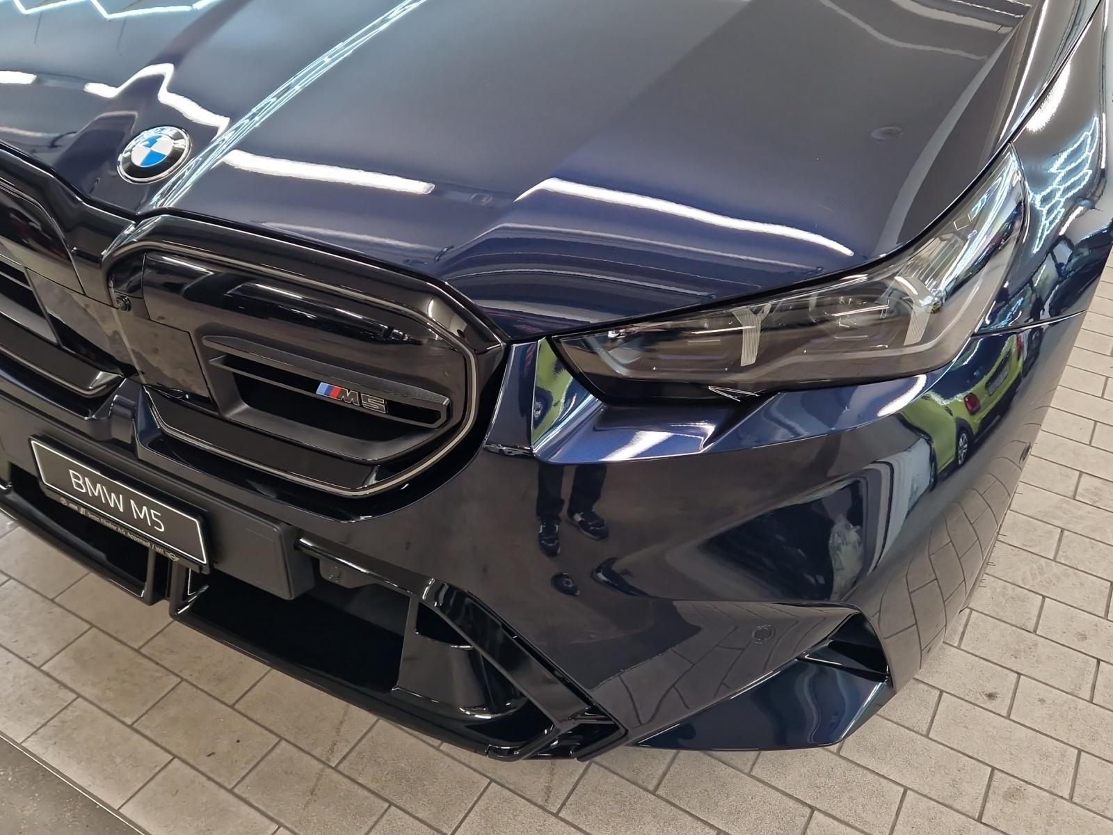 BMW M5 xDrive Touring-image-23