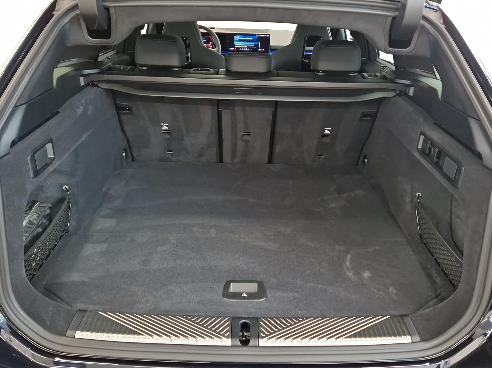 BMW M5 xDrive Touring-image-21
