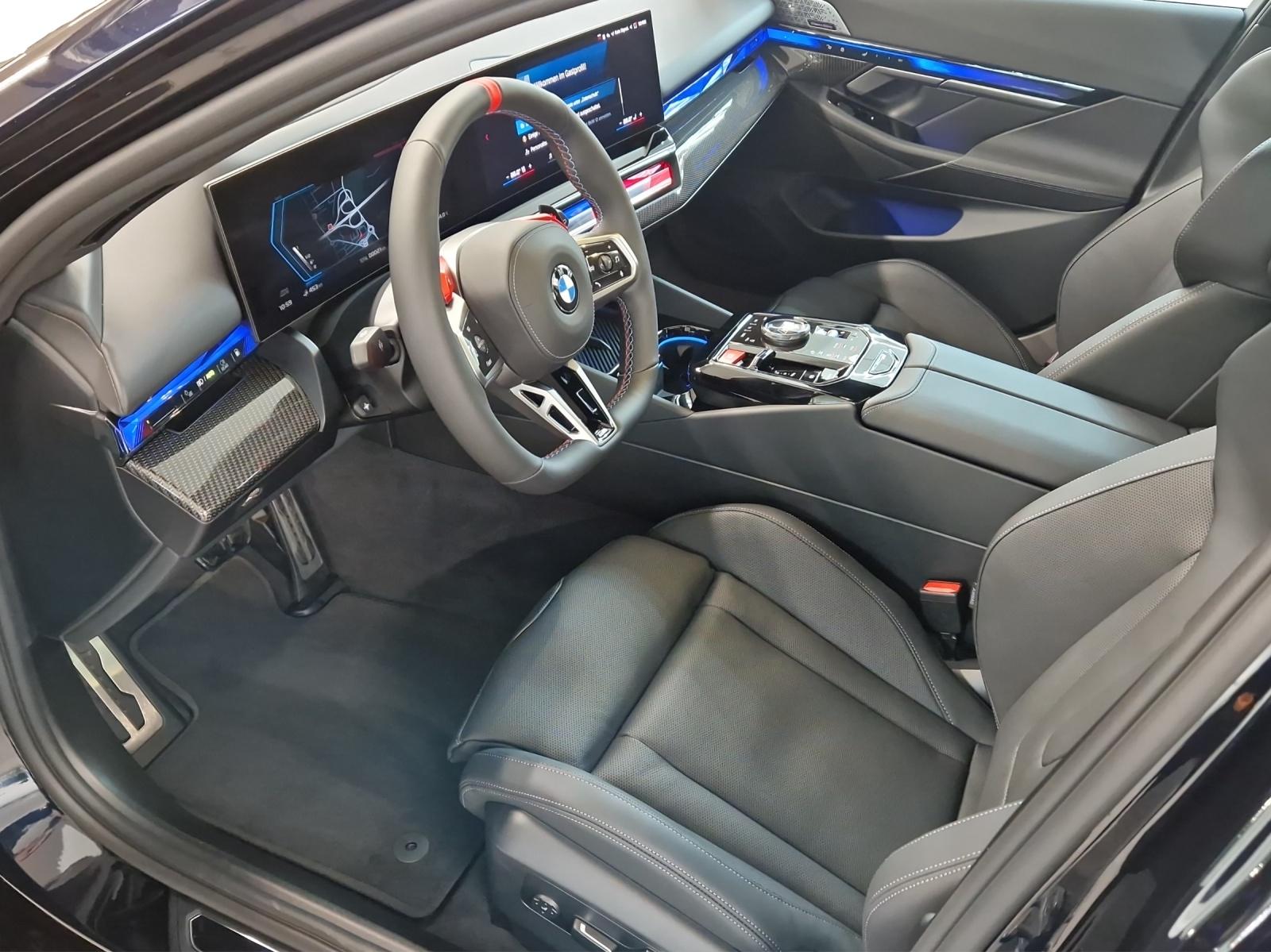 BMW M5 xDrive Touring-image-8