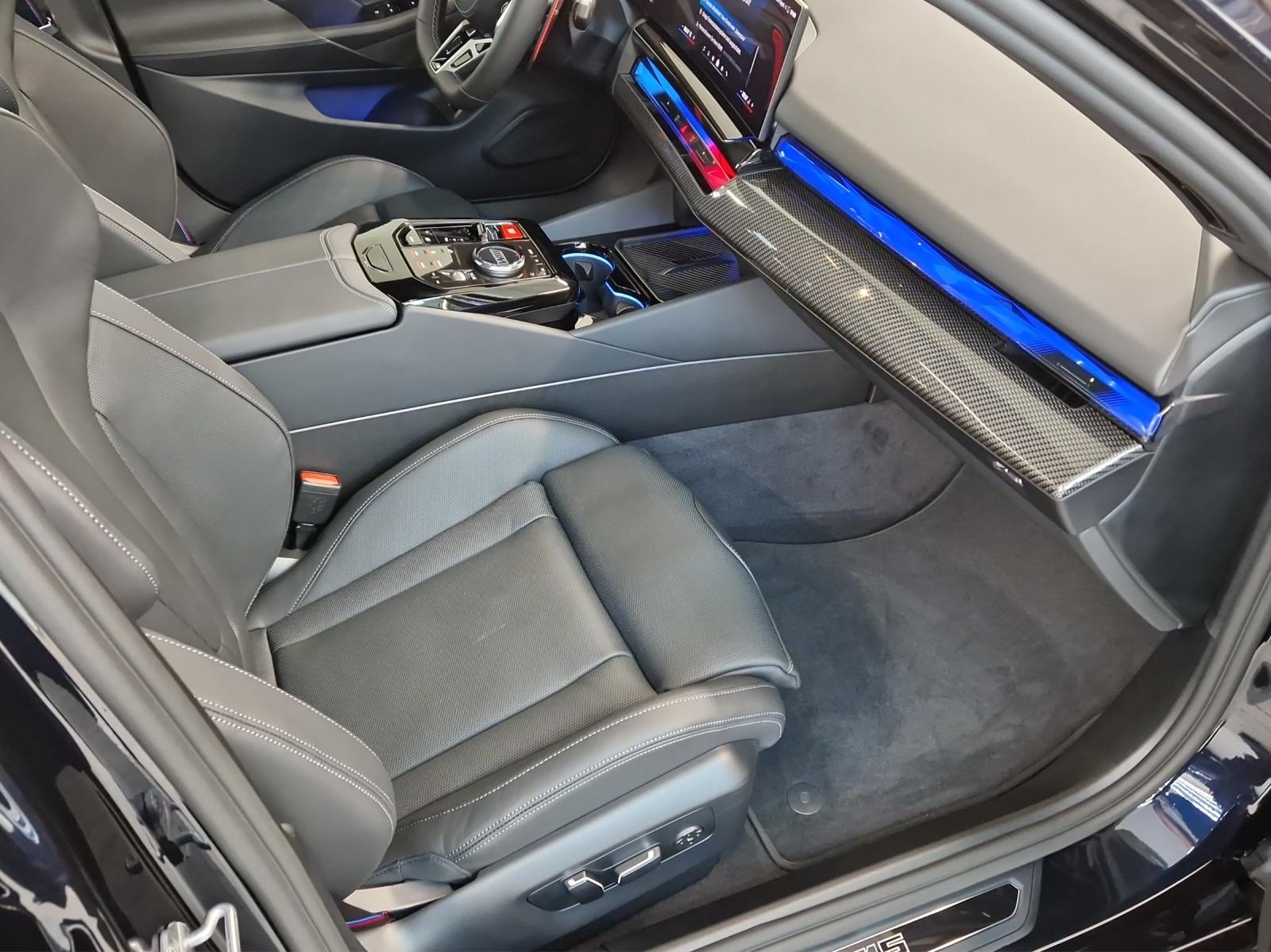 BMW M5 xDrive Touring-image-15