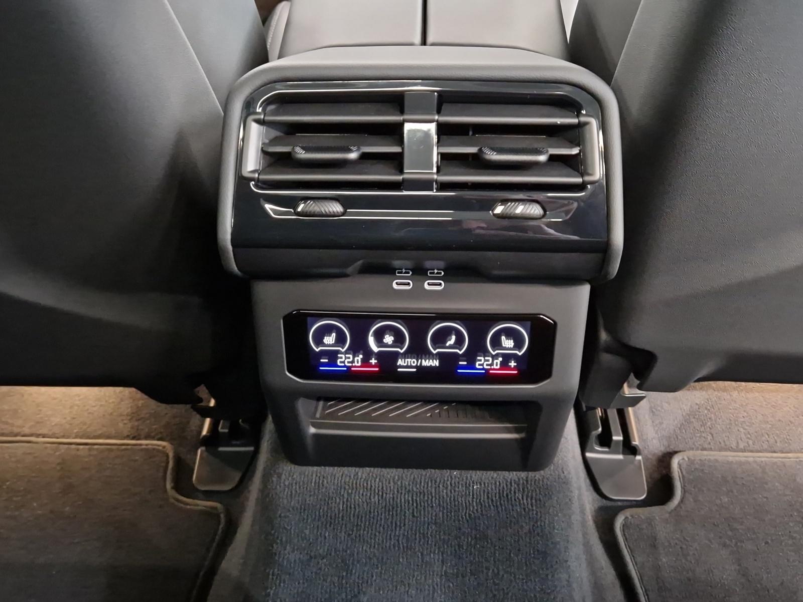 BMW M5 xDrive Touring-image-18