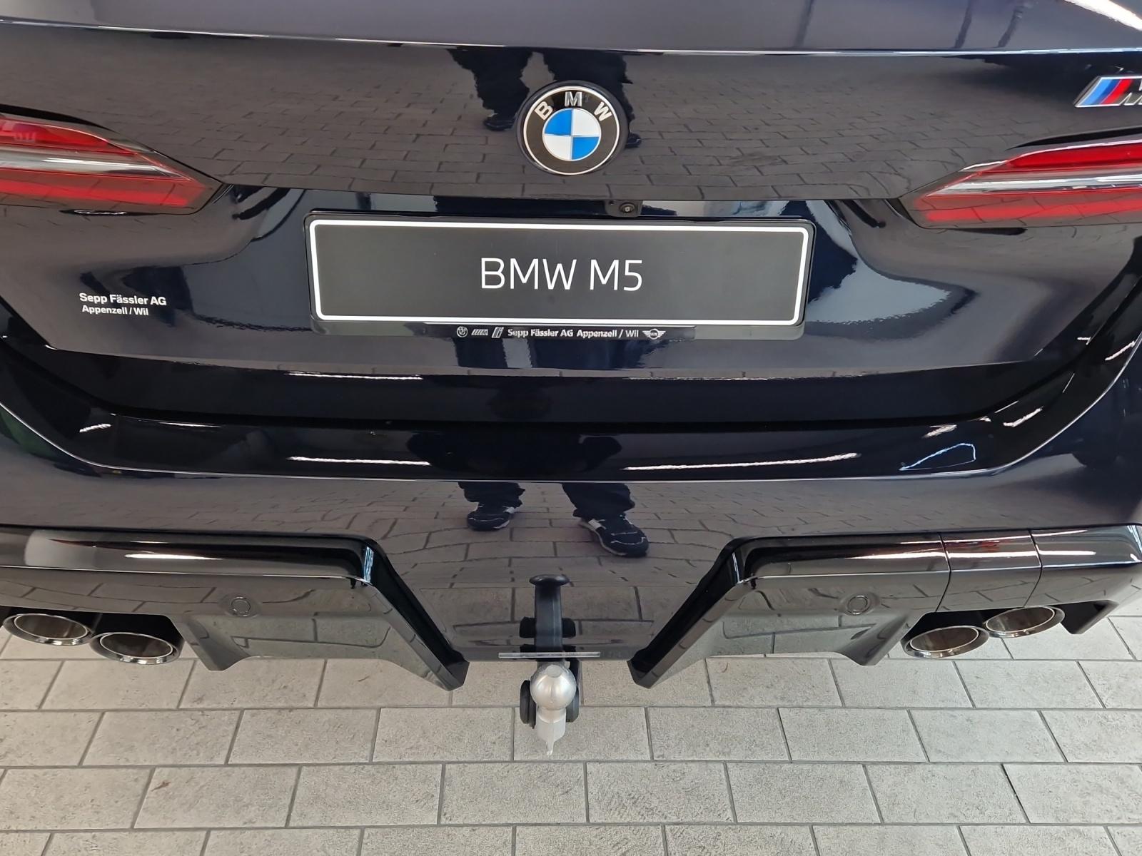 BMW M5 xDrive Touring-image-22