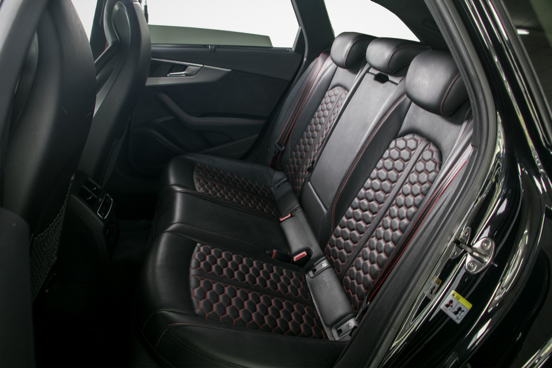 AUDI RS4 Avant 2.9 TFSI quattro tiptronic-image-13