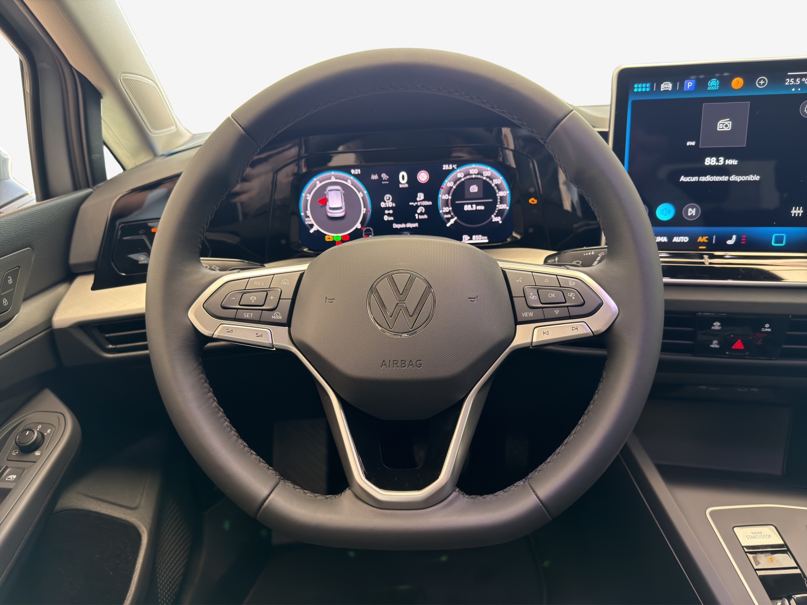 VW Golf 1.5 e TSI mHEV Value DSG-image-9