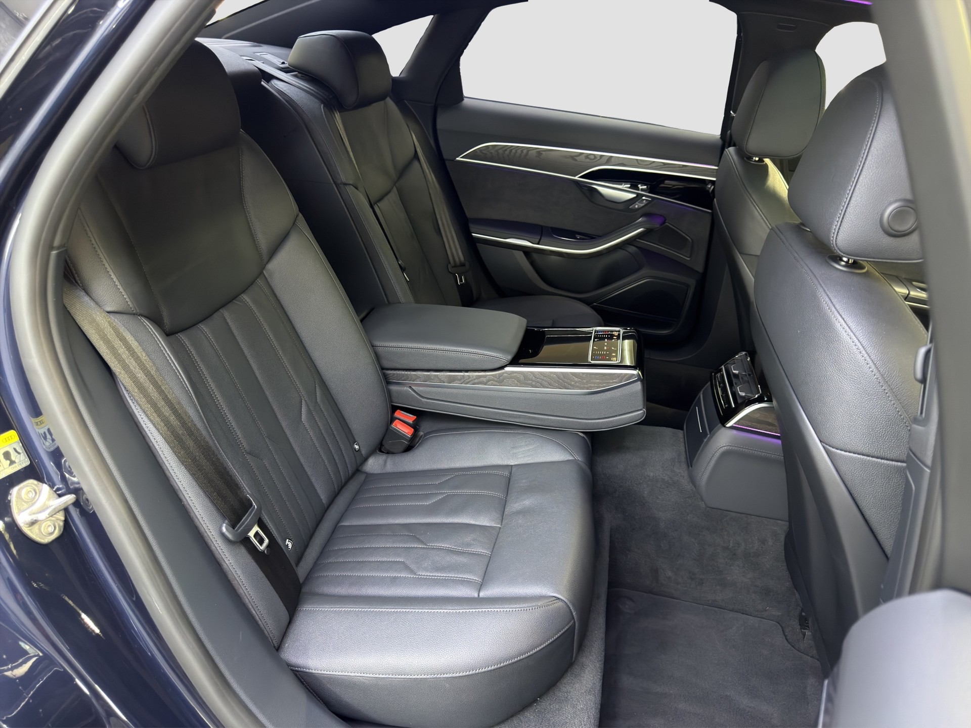 AUDI A8 55 TFSI S-Line quattro tiptronic-image-13