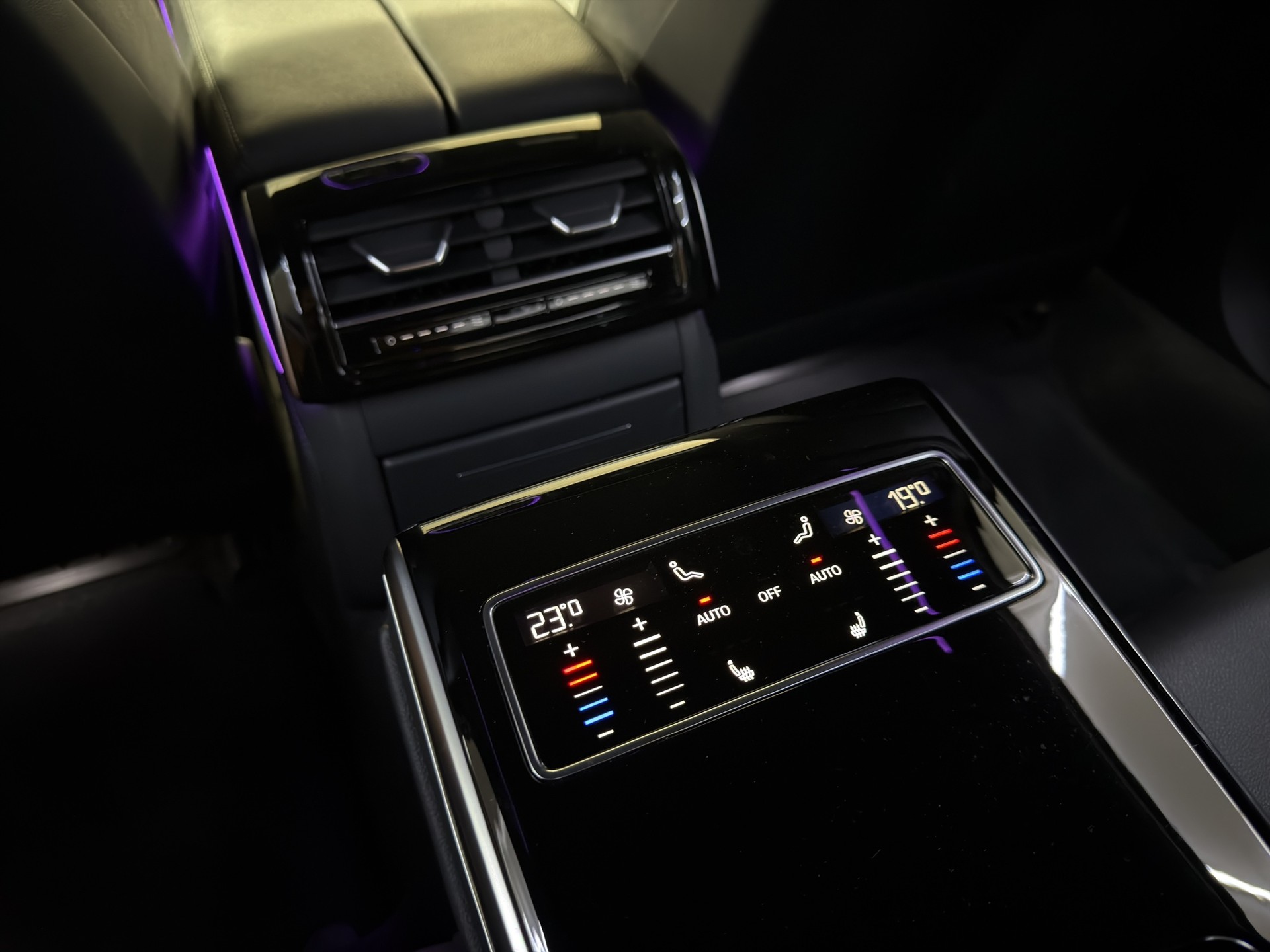 AUDI A8 55 TFSI S-Line quattro tiptronic-image-28