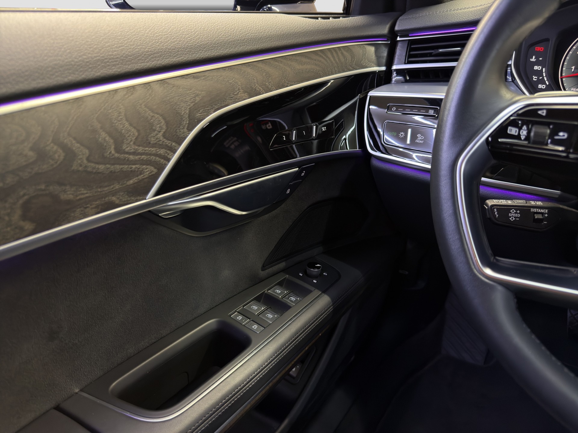 AUDI A8 55 TFSI S-Line quattro tiptronic-image-29