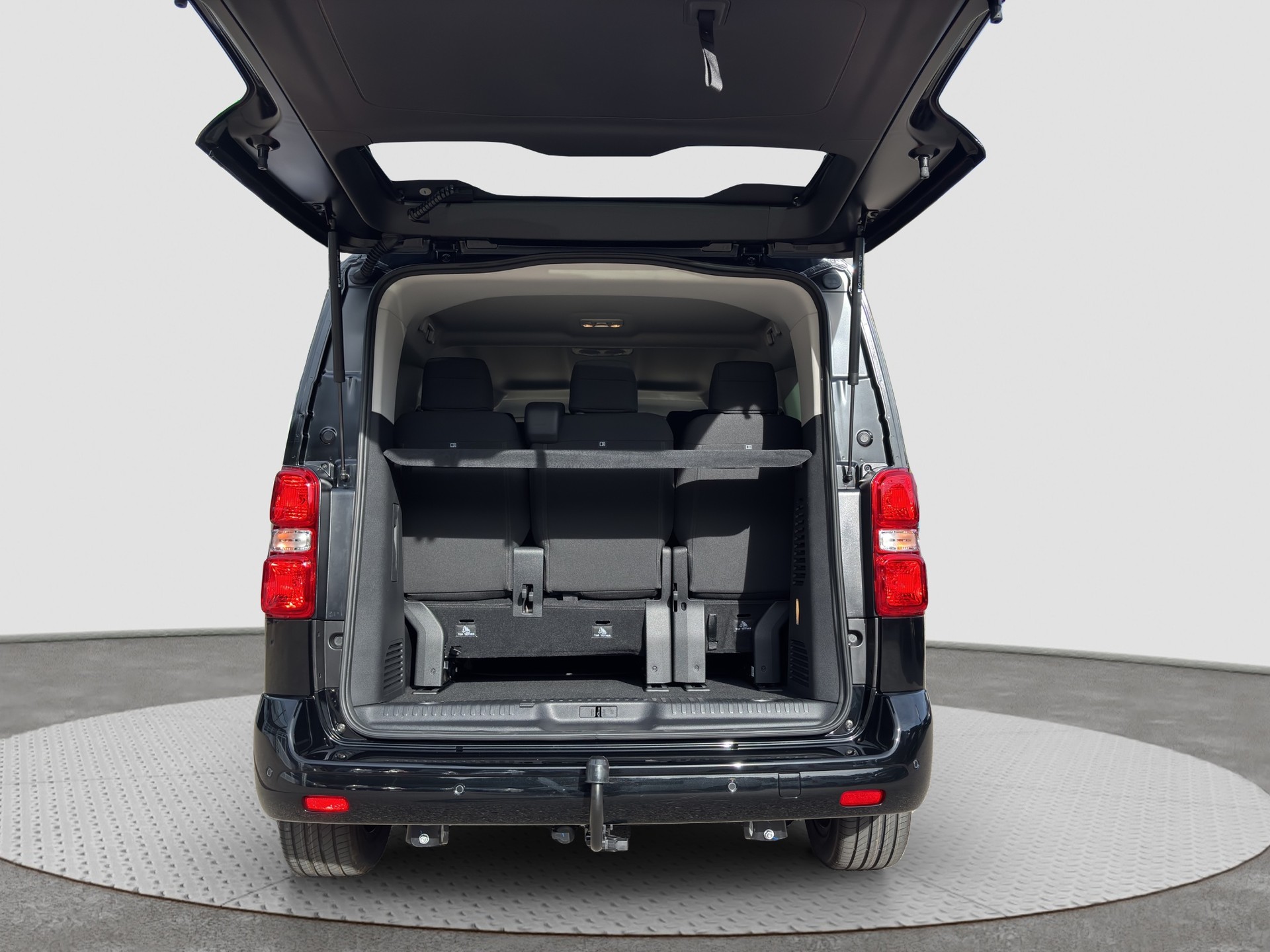 PEUGEOT Traveller 2.2 BlueHDi Family Edition Standard EAT8-image-16