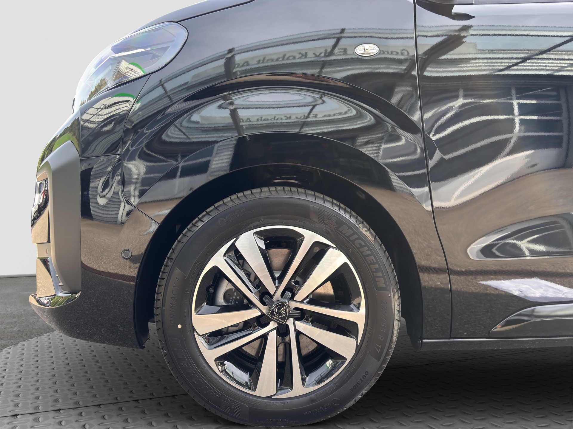 PEUGEOT Traveller 2.2 BlueHDi Family Edition Standard EAT8-image-21