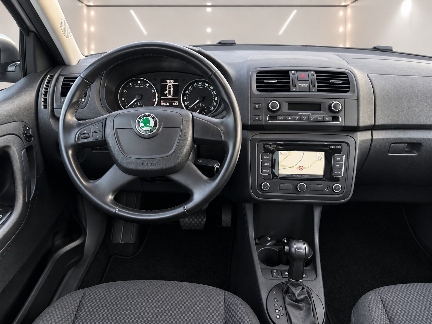 SKODA Fabia 1.2 TSI Elegance DSG-image-6