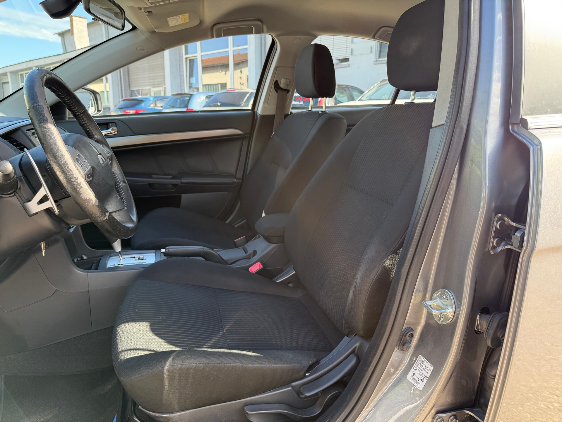 MITSUBISHI Lancer Sportback 1.8 Invite CVT-image-8