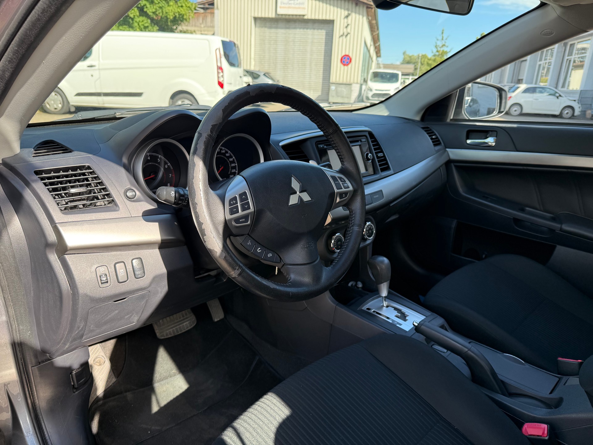 MITSUBISHI Lancer Sportback 1.8 Invite CVT-image-5