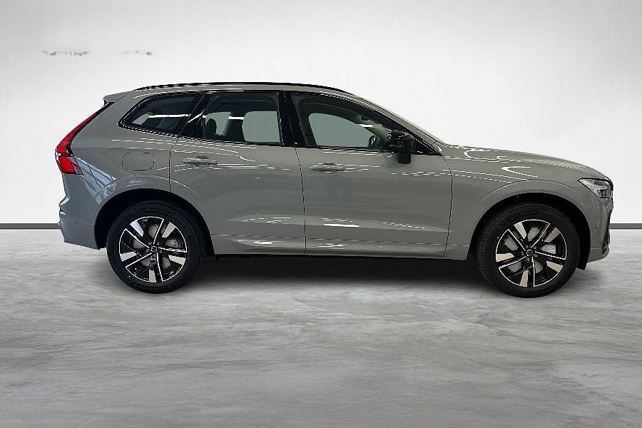 VOLVO XC60 T6 eAWD PluginHybrid Plus Dark Geartronic-image-2