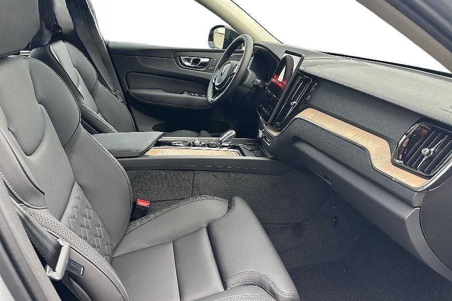 VOLVO XC60 T6 eAWD PluginHybrid Plus Dark Geartronic-image-12