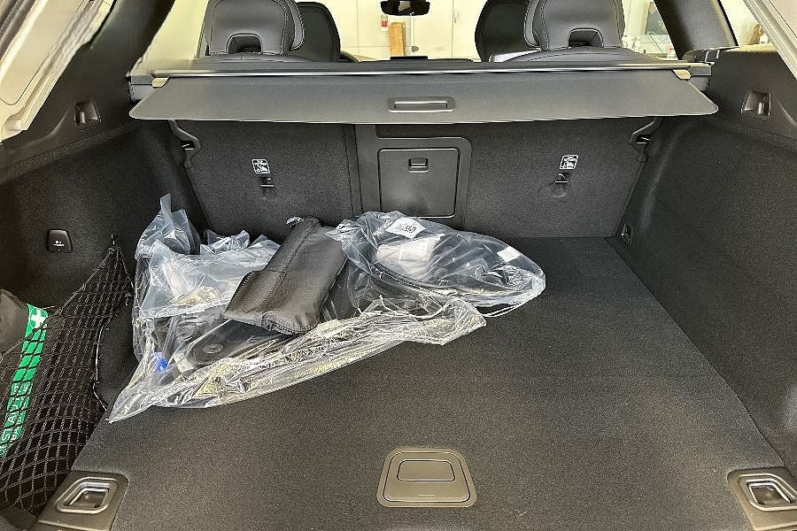VOLVO XC60 T6 eAWD PluginHybrid Plus Dark Geartronic-image-5