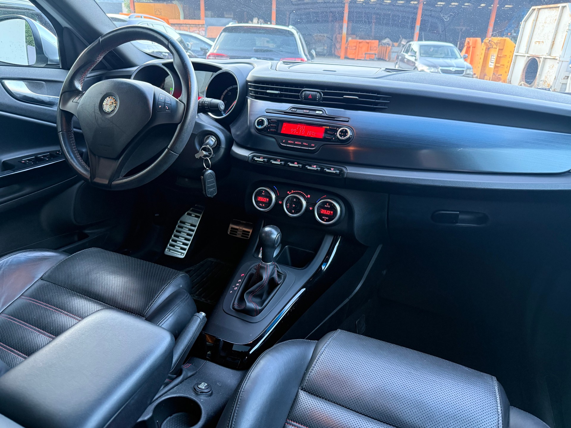 ALFA ROMEO Giulietta 2.0 JTDM Distinctive TCT-image-14