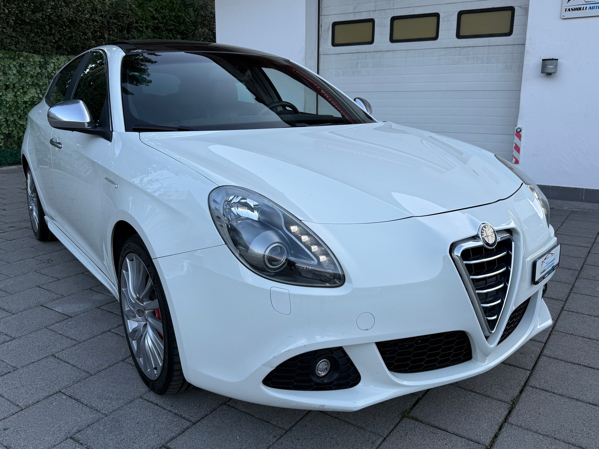 ALFA ROMEO Giulietta 2.0 JTDM Distinctive TCT-image-1