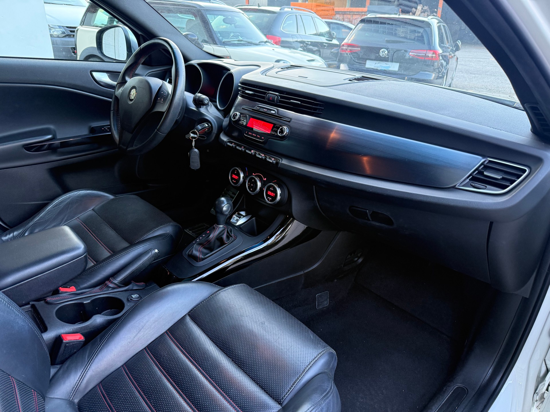 ALFA ROMEO Giulietta 2.0 JTDM Distinctive TCT-image-12