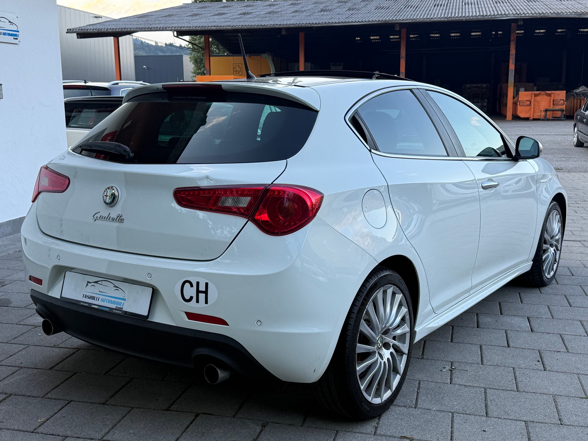 ALFA ROMEO Giulietta 2.0 JTDM Distinctive TCT-image-8