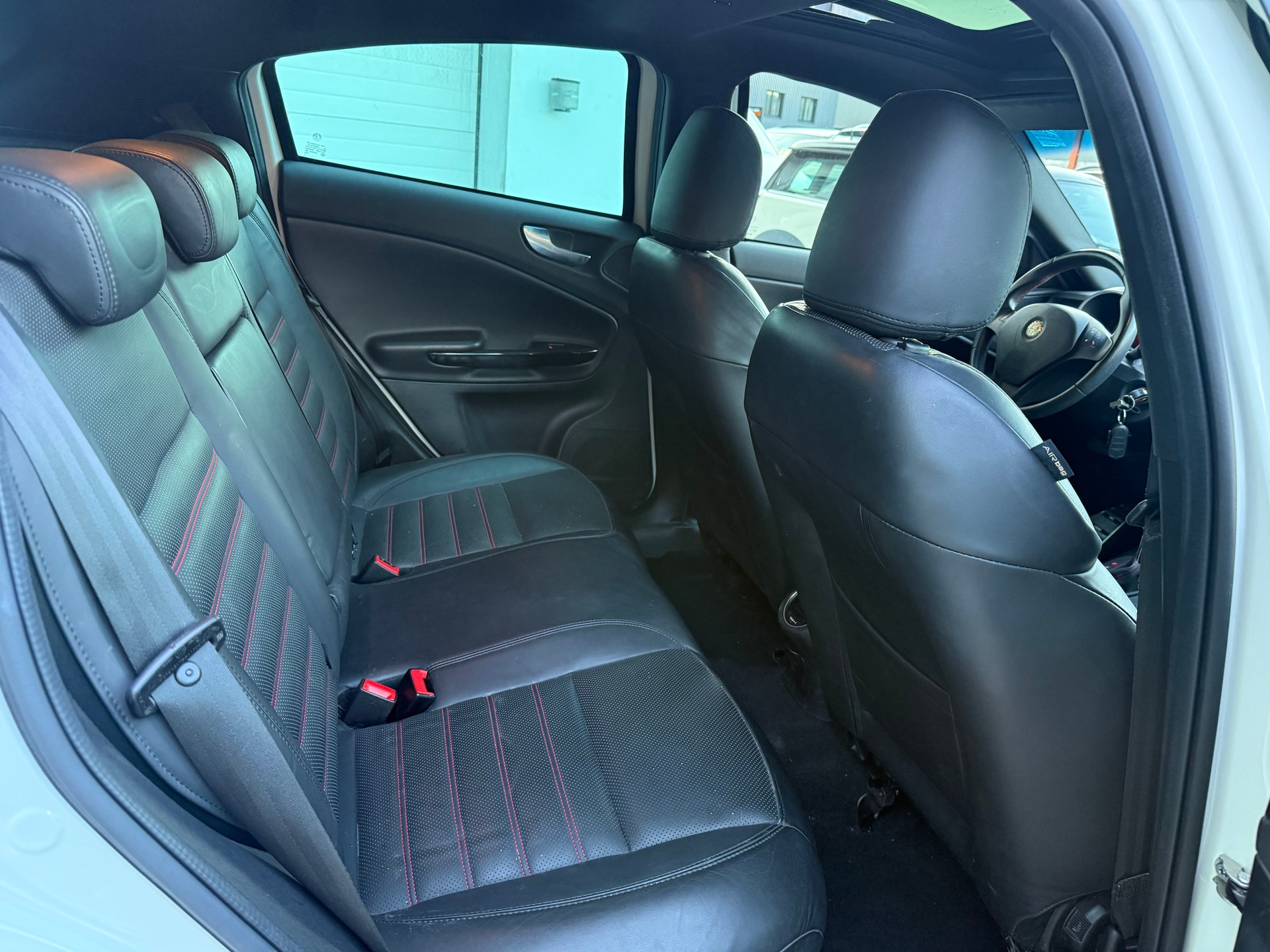 ALFA ROMEO Giulietta 2.0 JTDM Distinctive TCT-image-13