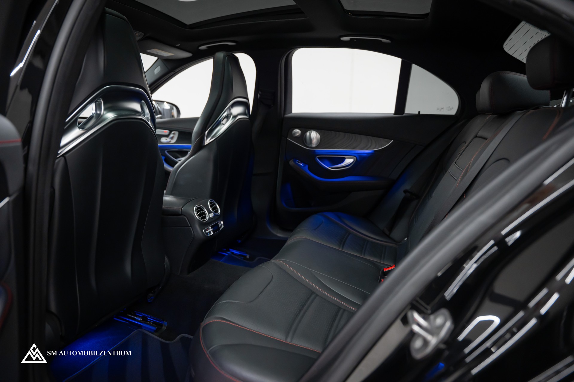 MERCEDES-BENZ C 43 AMG 4matic / Panorama / 360° / Night Paket II / Digital Light-image-19