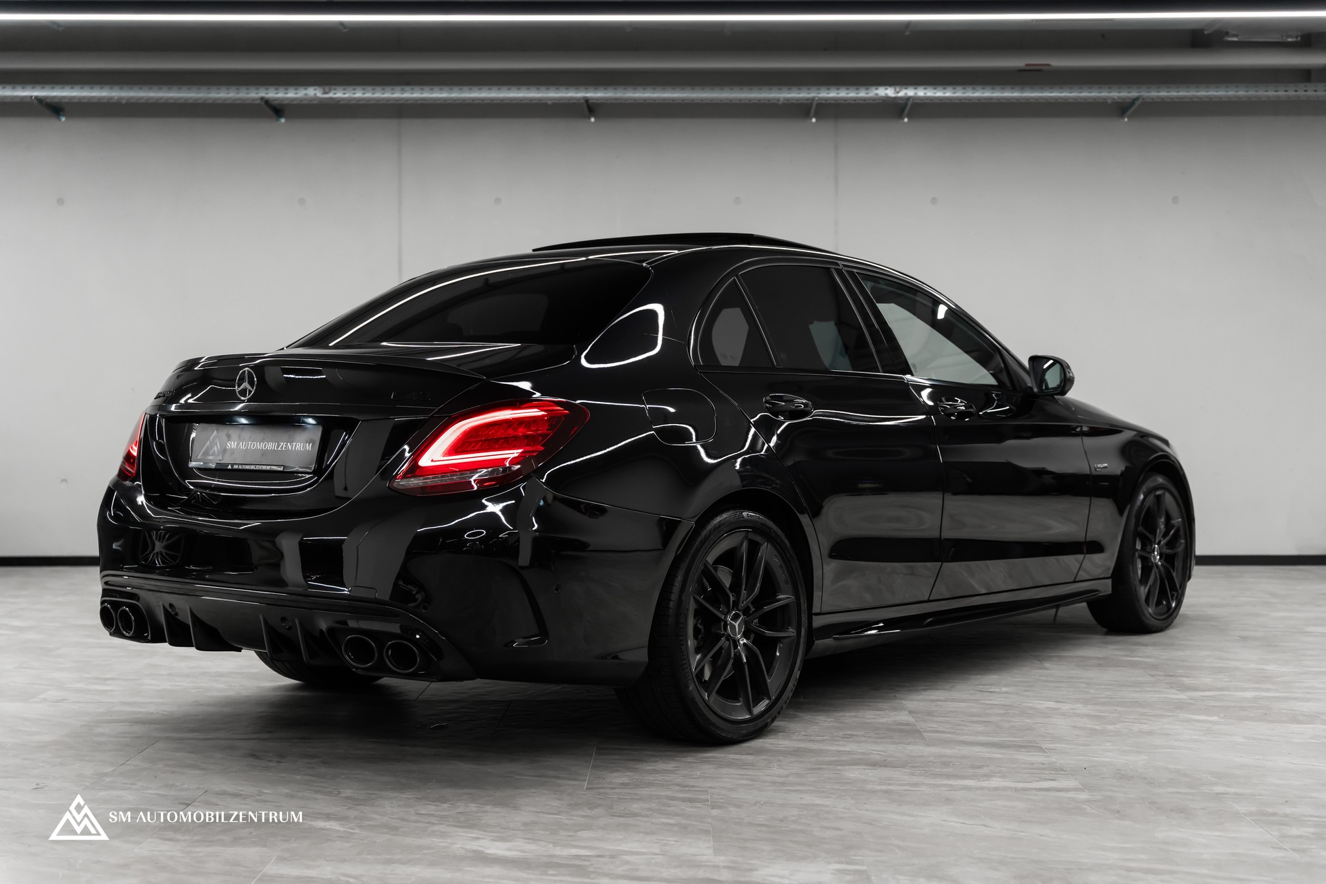 MERCEDES-BENZ C 43 AMG 4matic / Panorama / 360° / Night Paket II / Digital Light-showroom-element-1