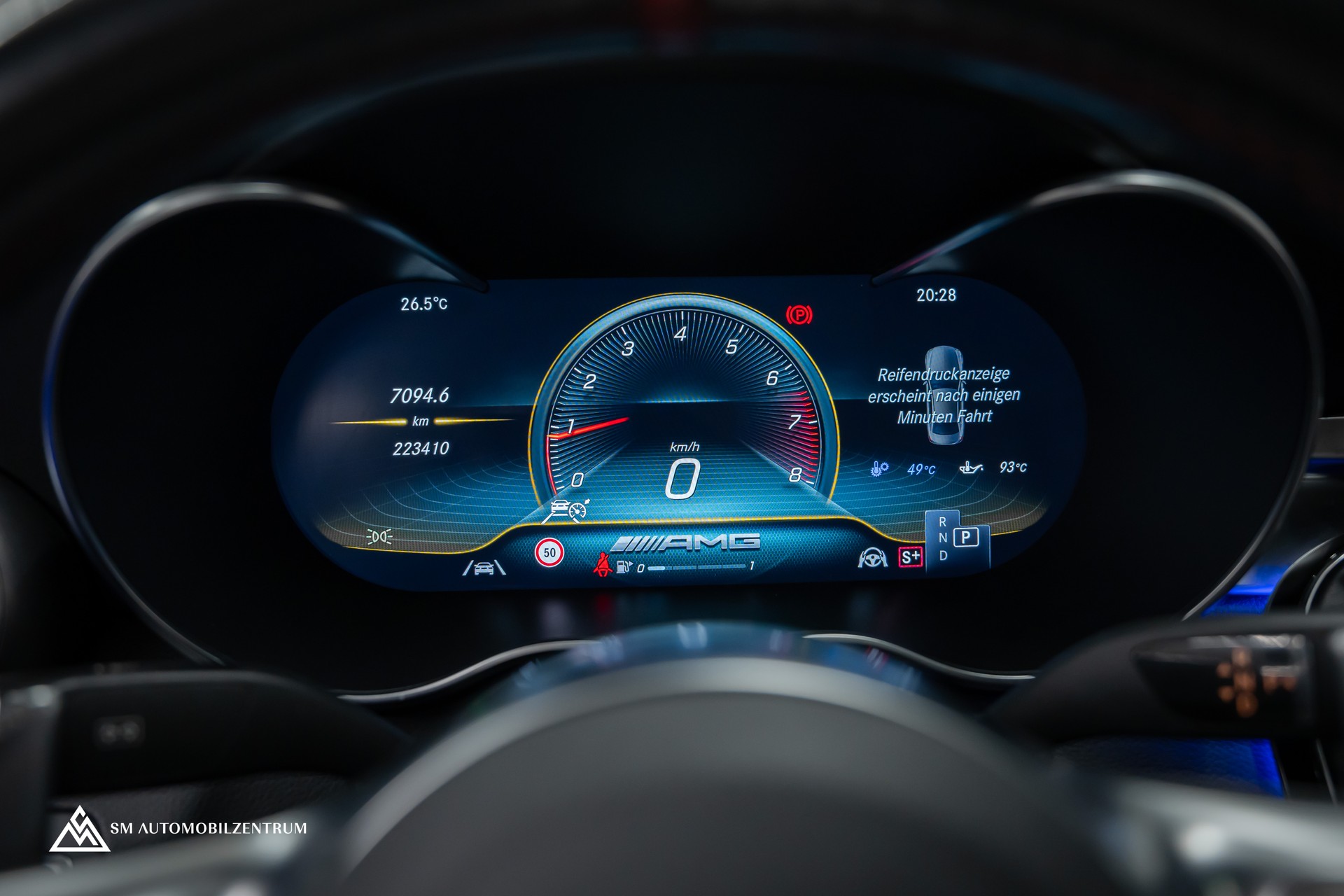 MERCEDES-BENZ C 43 AMG 4matic / Panorama / 360° / Night Paket II / Digital Light-image-28