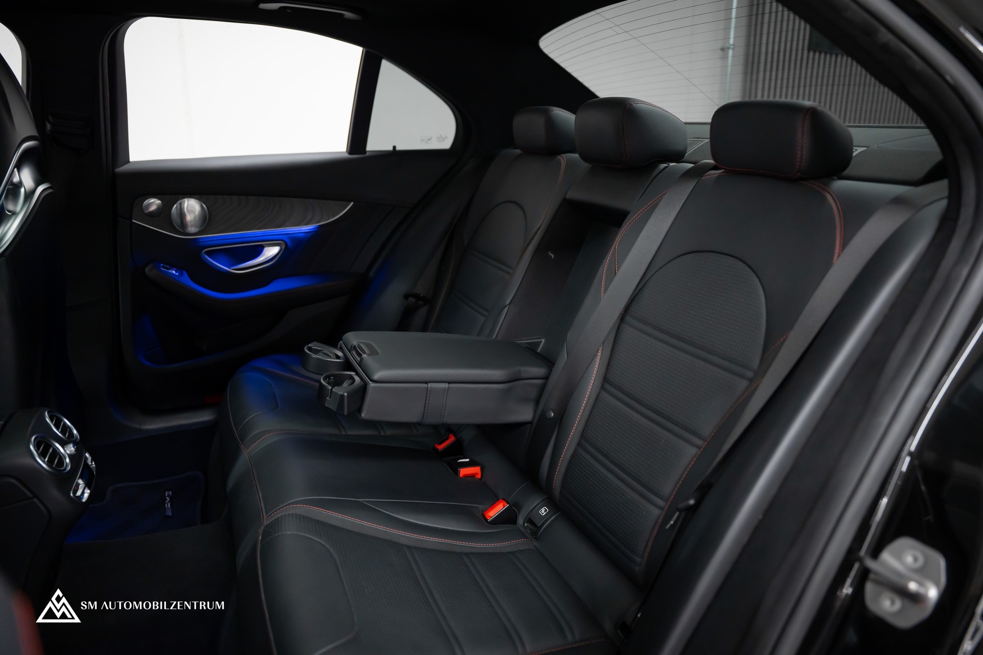 MERCEDES-BENZ C 43 AMG 4matic / Panorama / 360° / Night Paket II / Digital Light-image-20