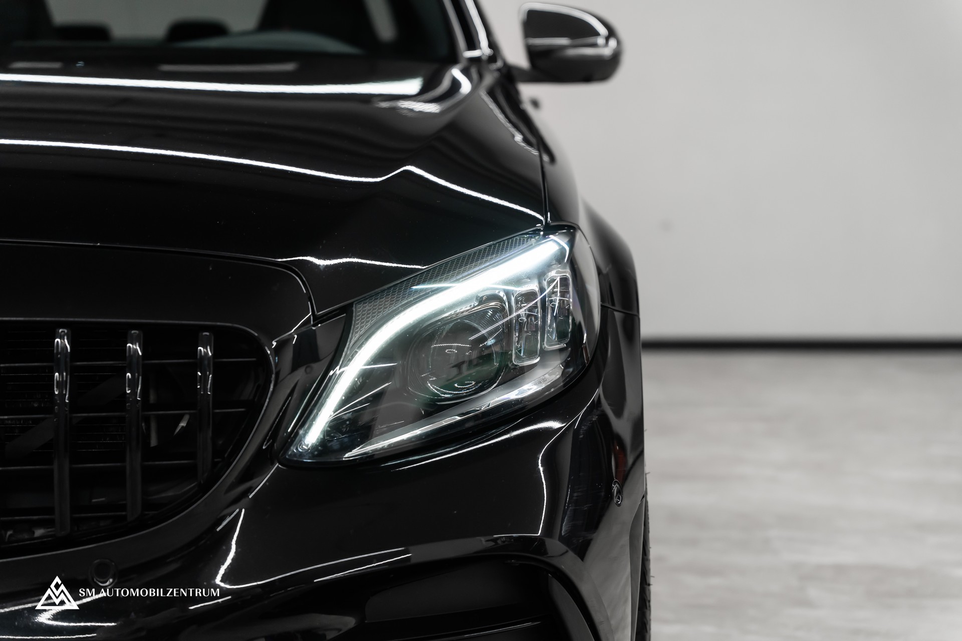 MERCEDES-BENZ C 43 AMG 4matic / Panorama / 360° / Night Paket II / Digital Light-image-4