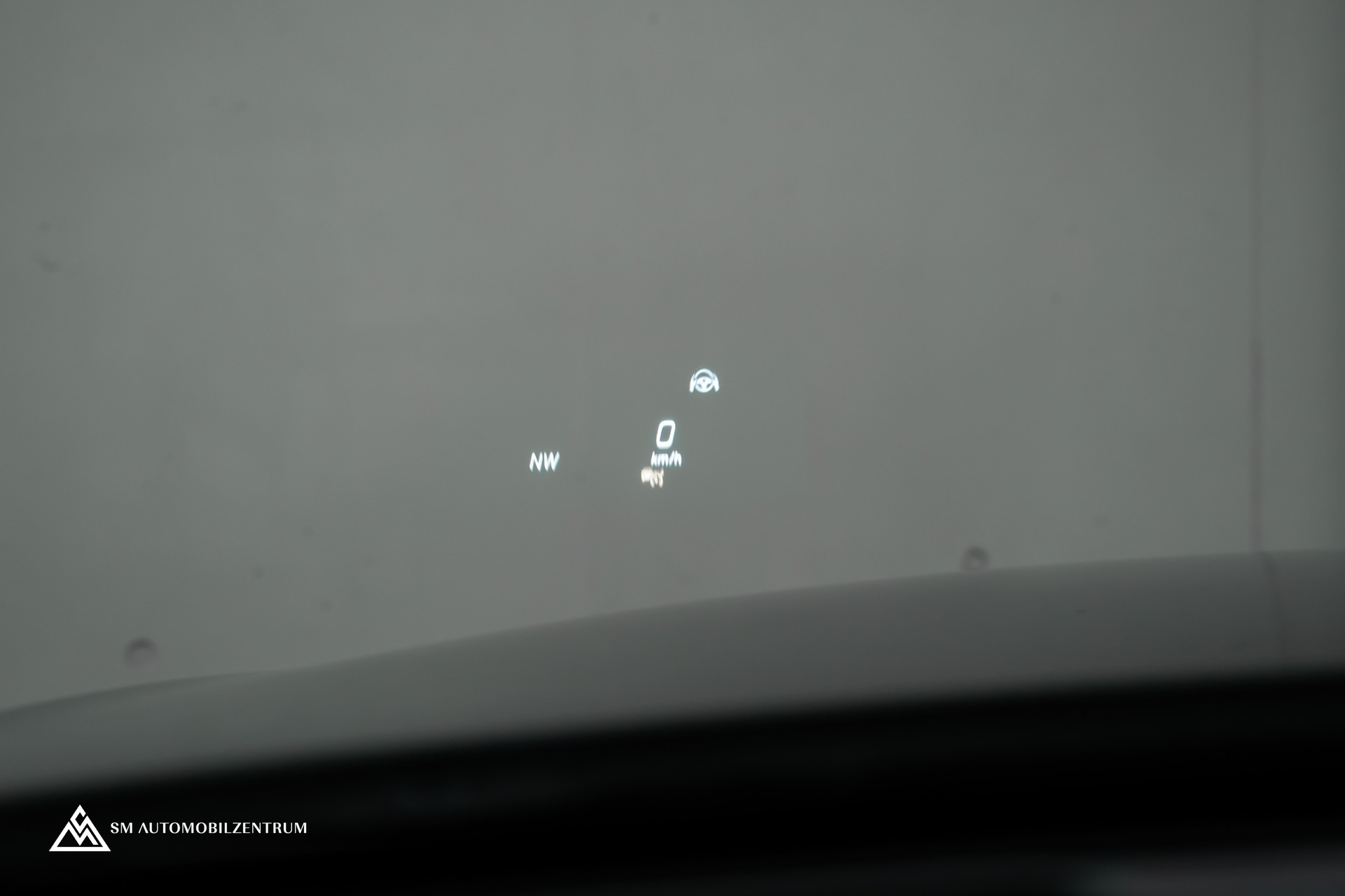 MERCEDES-BENZ C 43 AMG 4matic / Panorama / 360° / Night Paket II / Digital Light-image-15