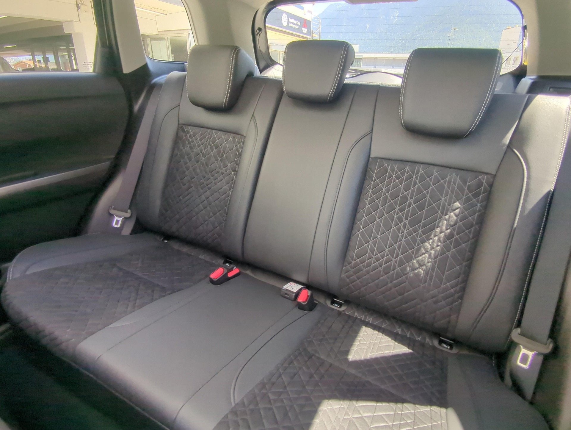 SUZUKI Vitara 1.4 T Sakura Top Hybrid 4x4-image-10