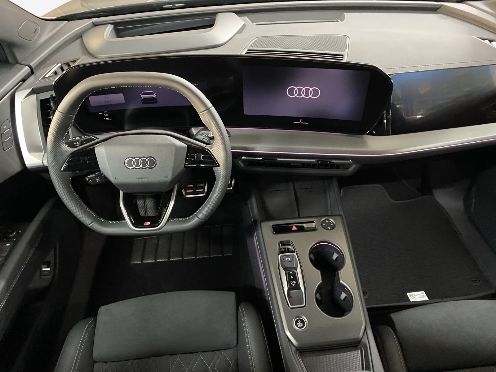 AUDI Q4 e-tron SUV quattro performance Swiss Ski-image-8