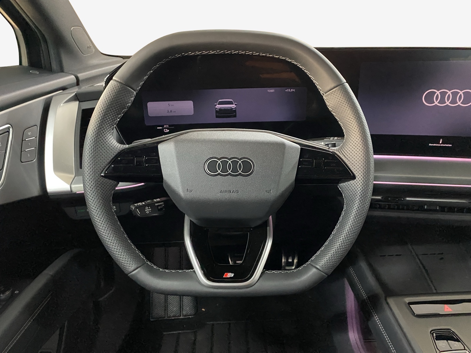 AUDI Q4 e-tron SUV quattro performance Swiss Ski-image-9