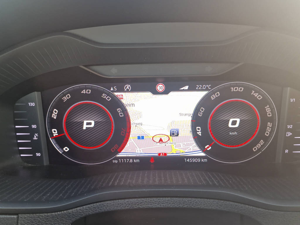 SKODA Karoq 2.0 TSI SportLine DSG 4x4-image-13