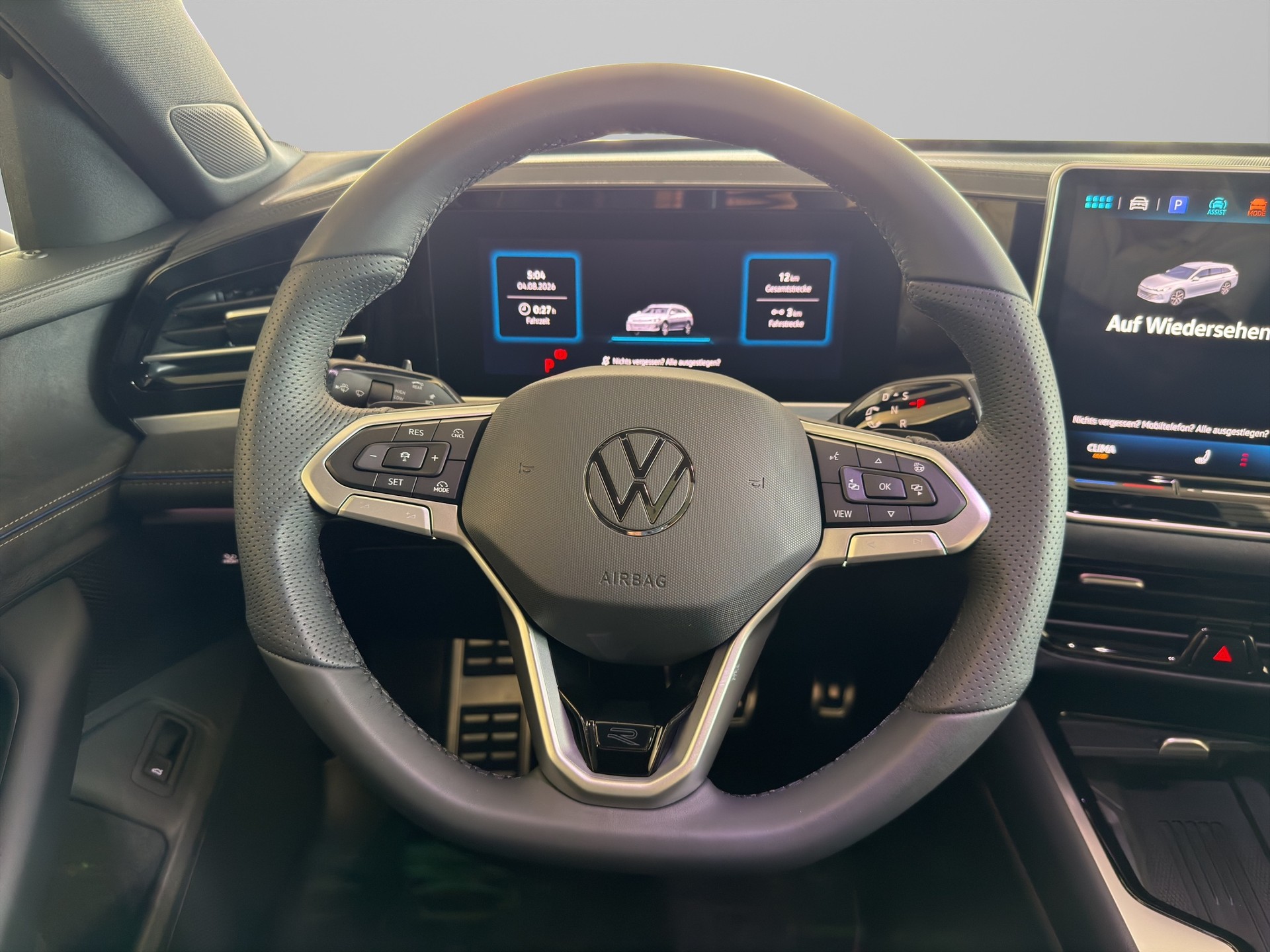 VW Passat R-Line 2.0 TSI DSG-image-13