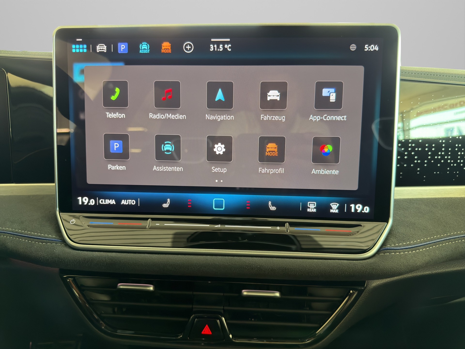 VW Passat R-Line 2.0 TSI DSG-image-14