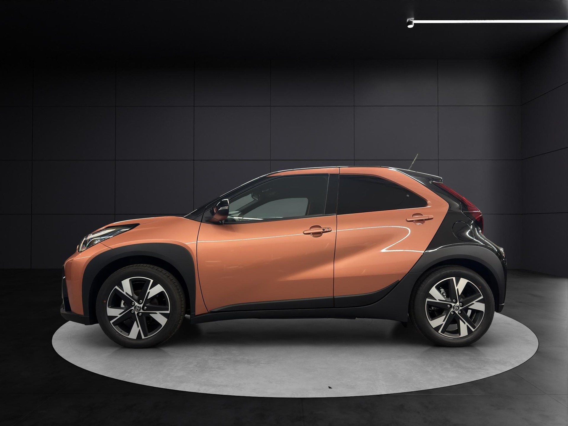 TOYOTA Aygo X 1.5 VVT-i HSD Trend-image-1