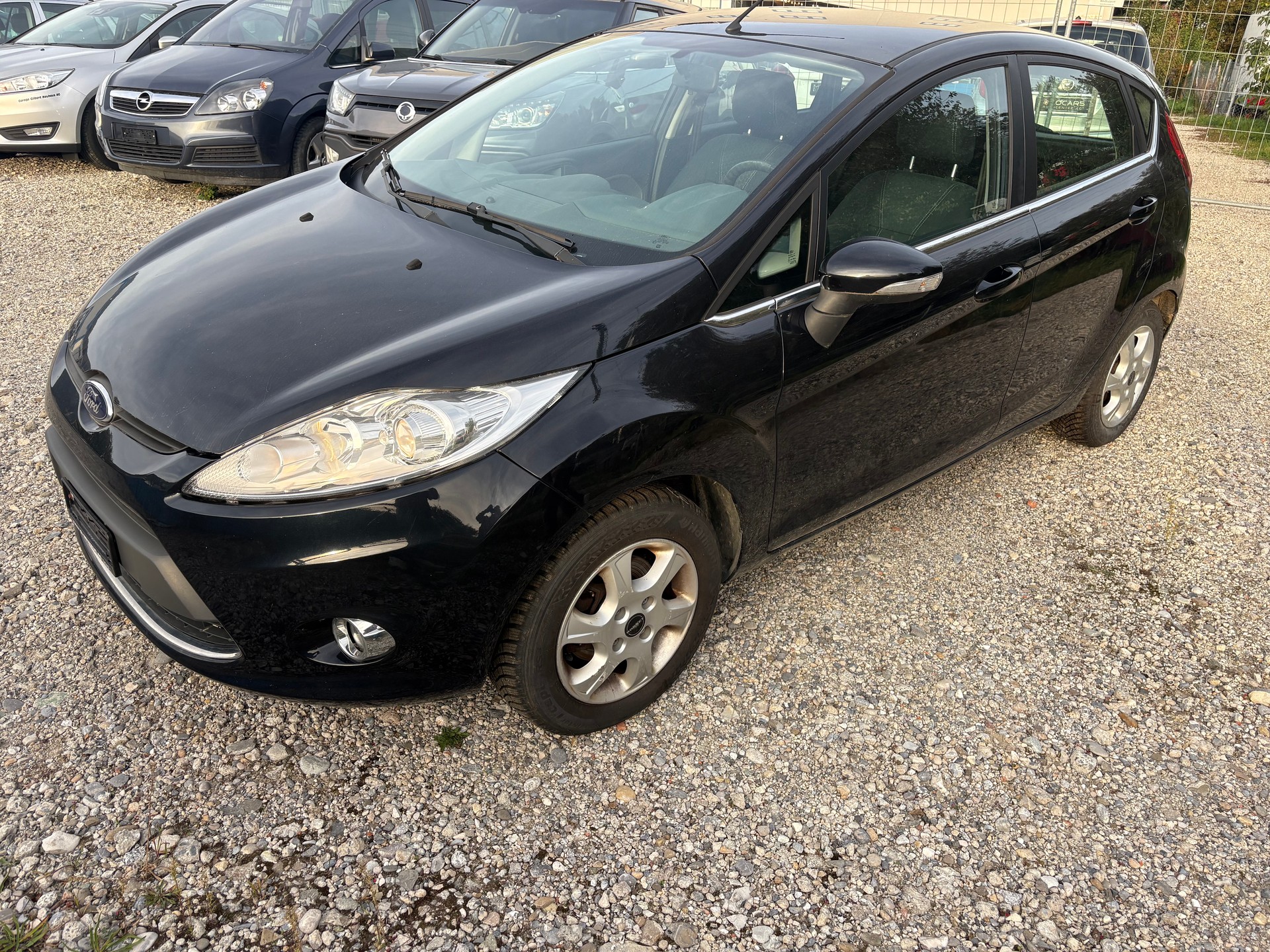 FORD Fiesta 1.4 16V Titanium-image-4