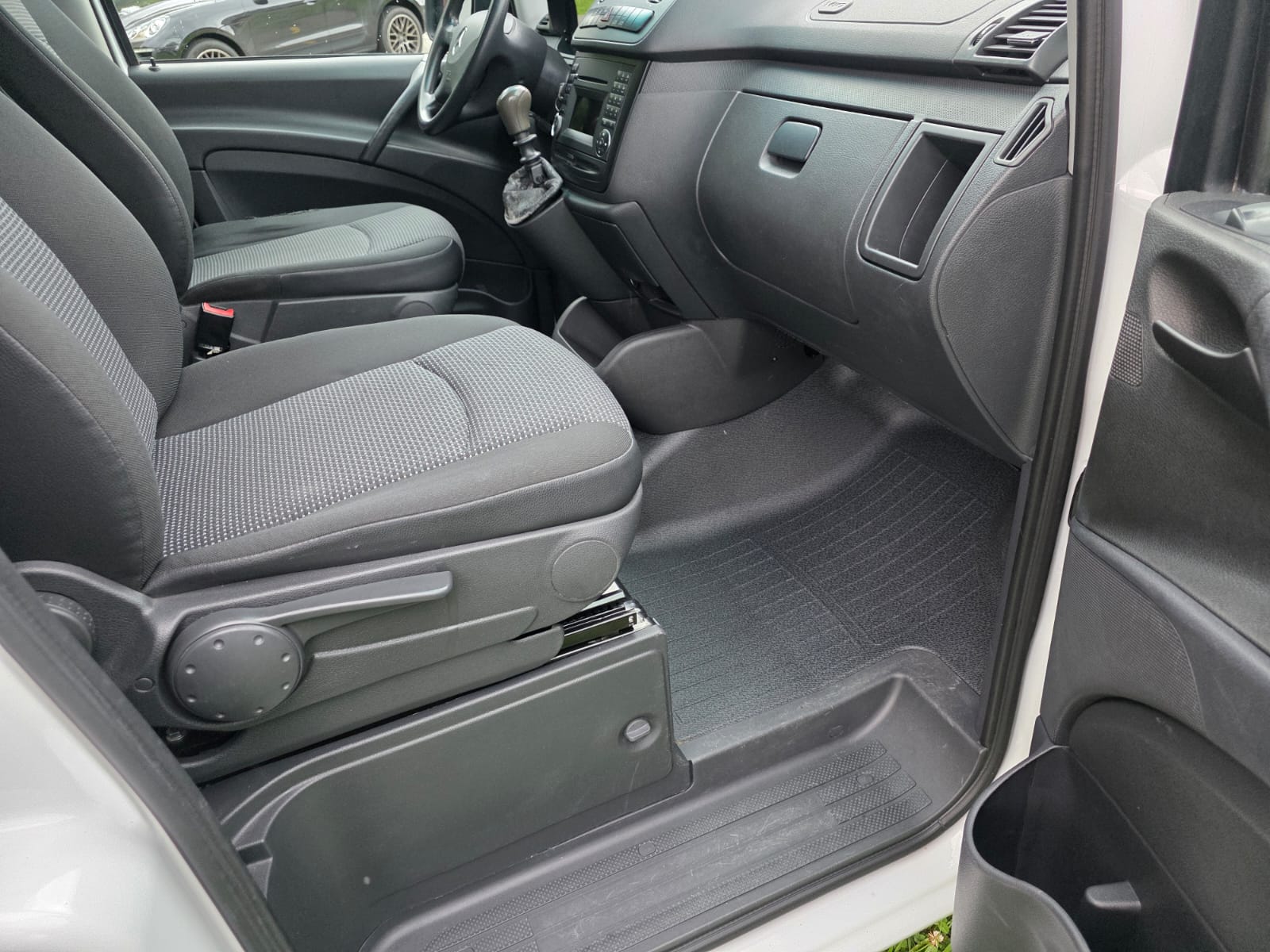 MERCEDES-BENZ Vito 113 CDI Blue Efficiency L-image-10